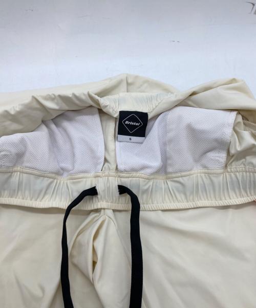 SOPHNET.（ソフネット）SOPHNET. (ソフネット) F.C.Real Bristol (エフシーレアルブリストル) GAME SHORTS アイボリー サイズ:SIZE Sの古着・服飾アイテム