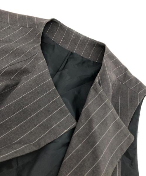 BACCA（バッカ）BACCA (バッカ) リネンコットンストライプ ノーカラーベスト グレー サイズ:下記参照の古着・服飾アイテム