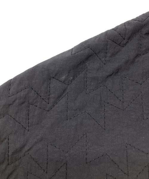 LE GLAZIK（ル グラジック）LE GLAZIK (ル グラジック) スパンナイロンタフタ カラーレス キルティングジャケット ブラック サイズ:SIZE 36の古着・服飾アイテム