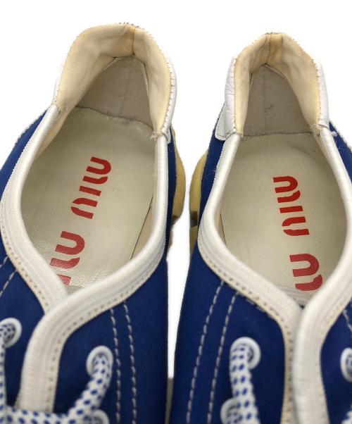 MIU MIU（ミュウミュウ）MIU MIU (ミュウミュウ) キャンバススニーカー ブルー サイズ:36の古着・服飾アイテム