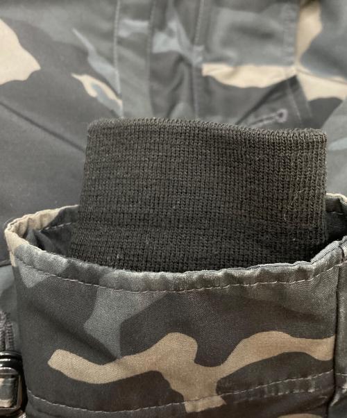 CANADA GOOSE（カナダグース）CANADA GOOSE (カナダグース) RIDEAU PARKA BLACK CAMO サイズ:SIZE XSの古着・服飾アイテム