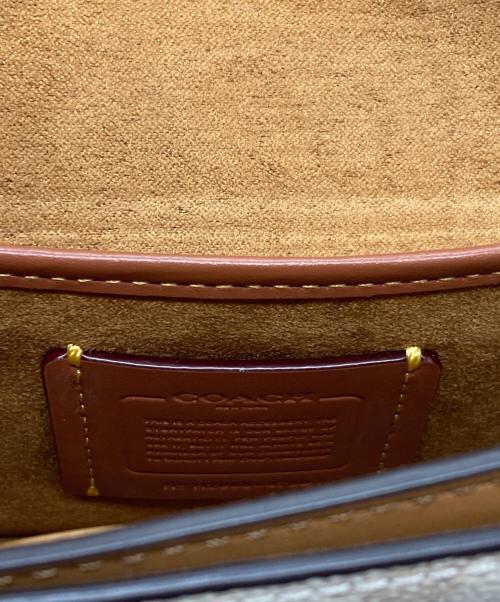 COACH（コーチ）COACH (コーチ) ビート クロスボディ クラッチ ウィズ ホース アンド キャリッジ プリント ハンドバッグ ボルドー×ホワイトの古着・服飾アイテム