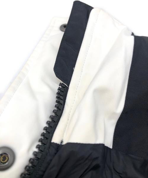 THE NORTH FACE（ザ ノース フェイス）THE NORTH FACE (ザ ノース フェイス) sacai (サカイ) フレアダウンジャケット ホワイト サイズ:Mの古着・服飾アイテム
