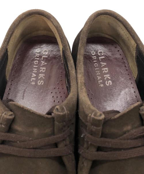 CLARKS（クラークス）CLARKS (クラークス) Wallabee Dark Brown Suede ブラウン サイズ:EU44の古着・服飾アイテム