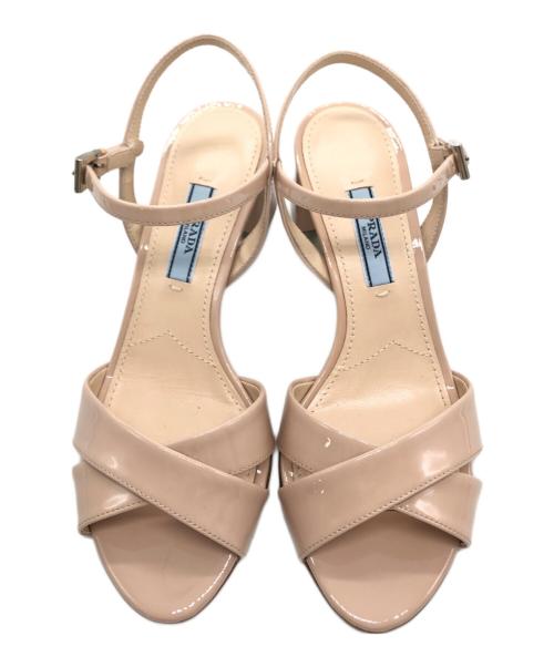PRADA（プラダ）PRADA (プラダ) エナメルサンダル ベージュ サイズ:35 1/2の古着・服飾アイテム