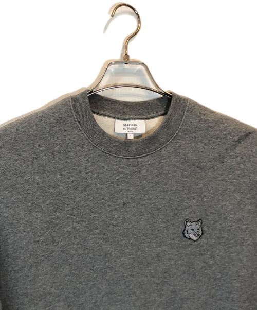 maison kitsune（メゾンキツネ）maison kitsune (メゾンキツネ) ボールド フォックスヘッド パッチ コンフォート スウェットシャツ グレー サイズ:SIZE Lの古着・服飾アイテム