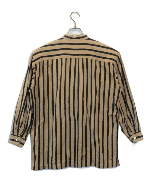 IM ISSEY MIYAKE（アイエムイッセイミヤケ）IM ISSEY MIYAKE (アイエムイッセイミヤケ) 染めストライプバンドカラーシャツ ベージュ サイズ:SIZE Mの古着・服飾アイテム