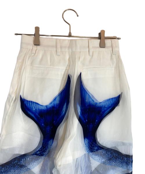 BURBERRY LONDON ENGLAND（バーバリー ロンドン イングランド）BURBERRY LONDON ENGLAND (バーバリー ロンドン イングランド) マーメイドテールプリント シフォン オーバーレイシルクショーツ ホワイト サイズ:UK4の古着・服飾アイテム