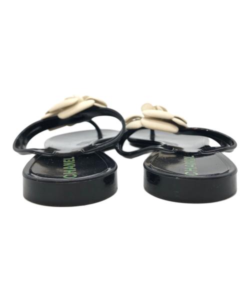 CHANEL（シャネル）CHANEL (シャネル) カメリア トングサンダル ブラック サイズ:SIZE 37の古着・服飾アイテム