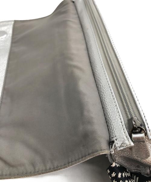 ear PAPILLONNER（イアパピヨネ）ear PAPILLONNER (イアパピヨネ) ワイドテープショルダーバッグ シルバー サイズ:下記参照の古着・服飾アイテム