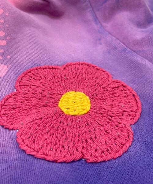 Needles（ニードルズ）Needles (ニードルズ) BEAMS JAPAN (ビームスジャパン) パピヨン 染刺繍パーカー ピンク×パープル サイズ:Lの古着・服飾アイテム