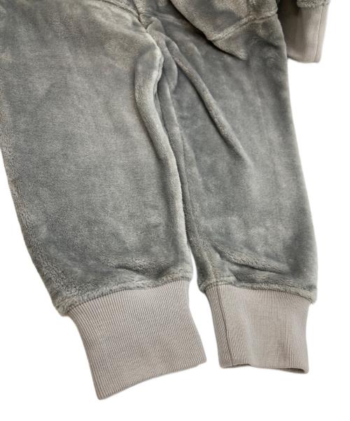 PALACE（パレス）PALACE (パレス) FLEECE POCKET DROP SHOULDER CREW グレー サイズ:SIZE Mの古着・服飾アイテム