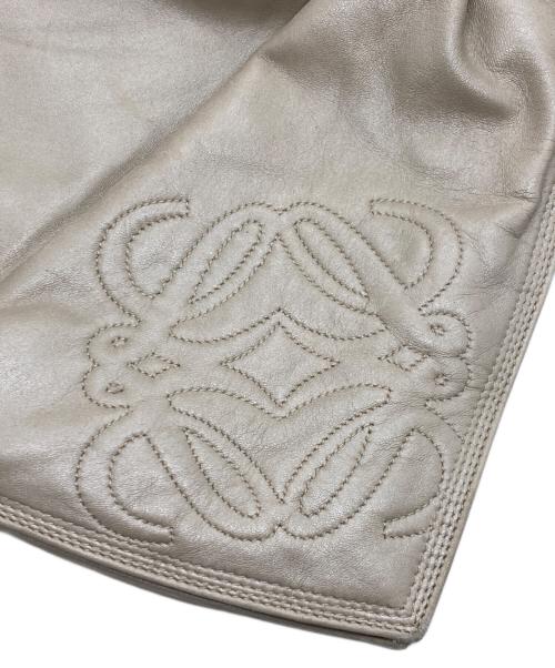 LOEWE（ロエベ）LOEWE (ロエベ) アナグラム ナッパアイレ レザー ハンドバッグ ベージュ サイズ:下記参照の古着・服飾アイテム