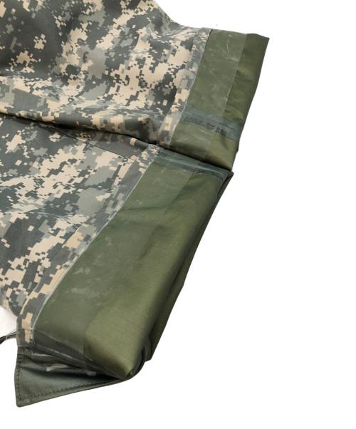 US ARMY（ユーエスアーミー）US ARMY (ユーエスアーミー) ECWCS UNIVERSAL CAMO GORE-TEX PARKA カーキ サイズ:SIZE Lの古着・服飾アイテム