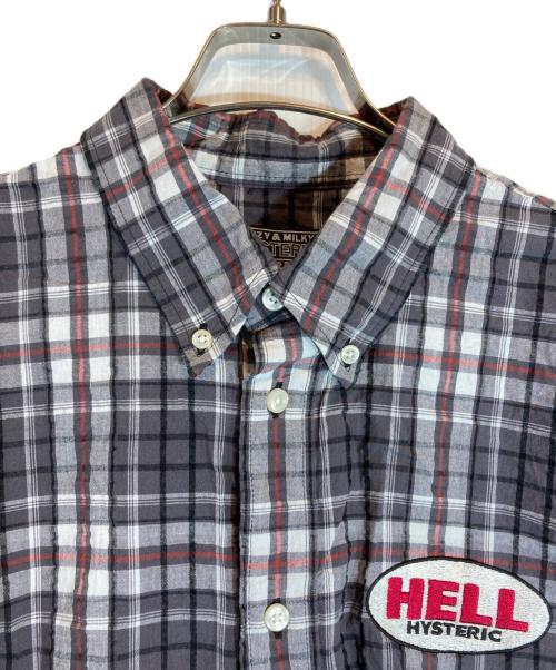 Hysteric Glamour（ヒステリックグラマー）Hysteric Glamour (ヒステリックグラマー) HELL刺繍 ボタンダウンシャツ グレー サイズ:XLの古着・服飾アイテム