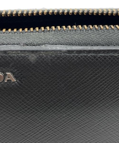PRADA（プラダ）PRADA (プラダ) サフィアーノ ラウンドファスナー財布 ブラックの古着・服飾アイテム