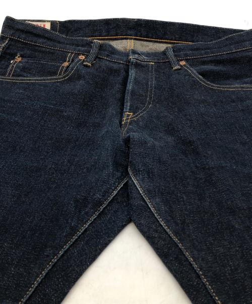 ONI DENIM（オニデニム）ONI DENIM (オニデニム) リラックステーパード 16oz 天然藍レッドキャリパー インディゴ サイズ:33の古着・服飾アイテム