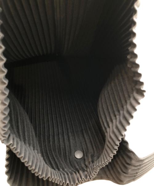 HOMME PLISSE ISSEY MIYAKE（オム プリッセ イッセイ ミヤケ）HOMME PLISSE ISSEY MIYAKE (オム プリッセ イッセイ ミヤケ) プリーツリュック ブラックの古着・服飾アイテム