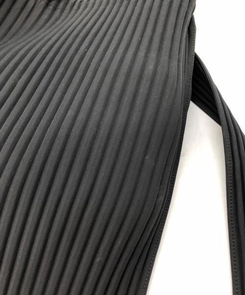 HOMME PLISSE ISSEY MIYAKE（オム プリッセ イッセイ ミヤケ）HOMME PLISSE ISSEY MIYAKE (オム プリッセ イッセイ ミヤケ) プリーツリュック ブラックの古着・服飾アイテム