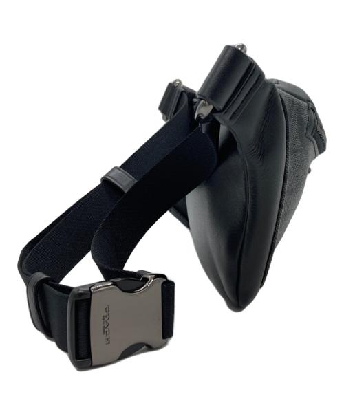 COACH（コーチ）COACH (コーチ) シグネチャーボディバッグ ブラックの古着・服飾アイテム