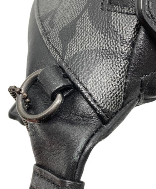 COACH（コーチ）COACH (コーチ) シグネチャーボディバッグ ブラックの古着・服飾アイテム