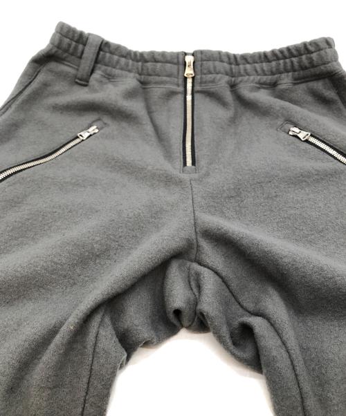 ISAMU KATAYAMA BACKLASH（イサムカタヤマ・バックラッシュ）ISAMU KATAYAMA BACKLASH (イサムカタヤマ・バックラッシュ) SOFT SMOOTH 縮絨ウール イージーパンツ グレー サイズ:SIZE Lの古着・服飾アイテム