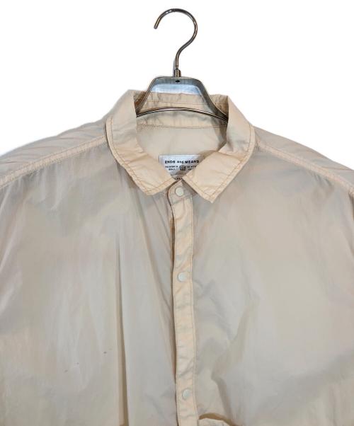 ENDS and MEANS（エンズアンド ミーンズ）ENDS AND MEANS (エンズアンド ミーンズ) ナイロンシャツ ベージュ サイズ:XLARGEの古着・服飾アイテム
