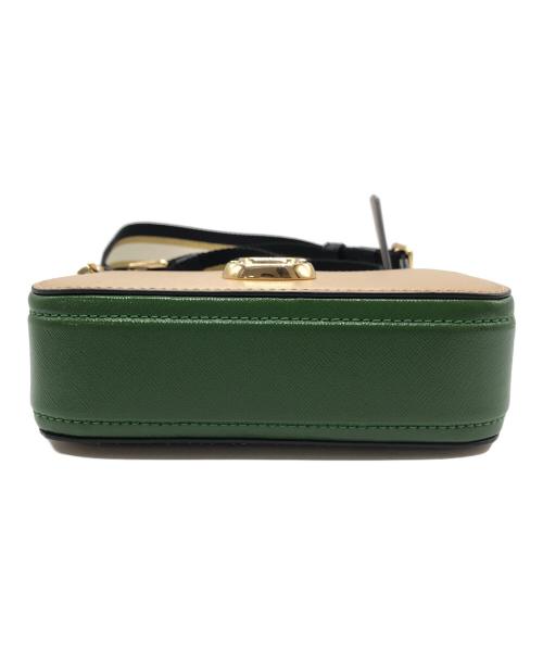 MARC JACOBS（マークジェイコブス）MARC JACOBS (マークジェイコブズ) スナップショットショルダーバッグ ベージュ×グリーンの古着・服飾アイテム