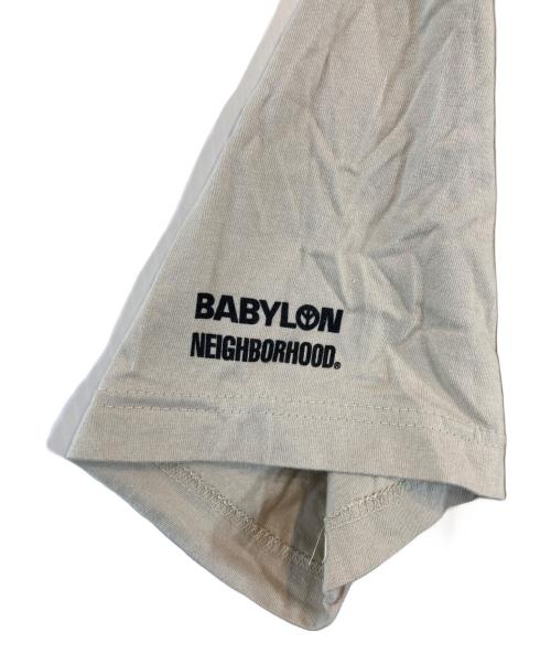 NEIGHBORHOOD（ネイバーフッド）NEIGHBORHOOD (ネイバーフッド) BABYLONE (バビロン) プリントTシャツ ベージュ サイズ:Mの古着・服飾アイテム