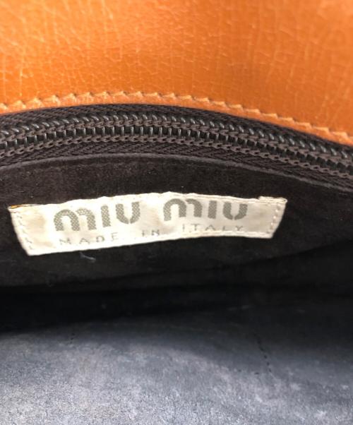 MIU MIU（ミュウミュウ）MIU MIU (ミュウミュウ) ショルダーバッグ ブラウンの古着・服飾アイテム