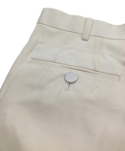 JOHN LAWRENCE SULLIVAN（ジョン ローレンス サリバン）JOHN LAWRENCE SULLIVAN (ジョン ローレンス サリバン) WOOL TUXEDO TROUSERS アイボリー サイズ:４６の古着・服飾アイテム