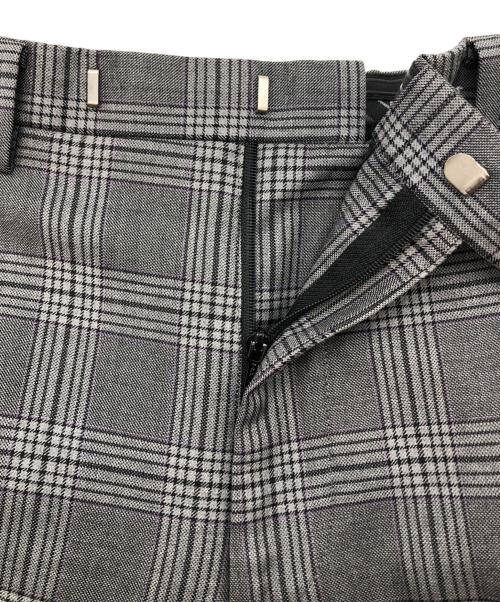 BURBERRY BLACK LABEL（バーバリーブラックレーベル）BURBERRY BLACK LABEL (バーバリーブラックレーベル) シルク混 チェック セットアップスーツ グレー サイズ:SIZE 38Rの古着・服飾アイテム