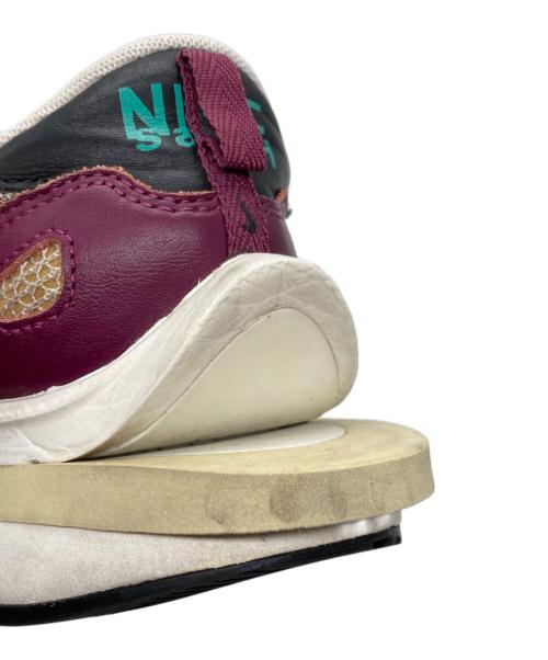 NIKE（ナイキ）NIKE (ナイキ) sacai (サカイ) String and Black-Villain Red ボルドー サイズ:SIZE US 8.5の古着・服飾アイテム