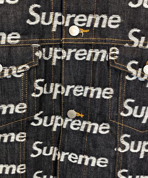 SUPREME（シュプリーム）SUPREME (シュプリーム) Jacquard Logos Denim Trucker Jacket（ジャガード ロゴ デニム トラッカージャケット） インディゴ サイズ:XLの古着・服飾アイテム