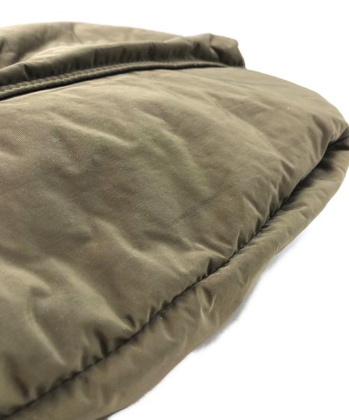 ISAMU KATAYAMA BACKLASH（イサムカタヤマ・バックラッシュ）ISAMU KATAYAMA BACKLASH (イサムカタヤマ・バックラッシュ) 2WAYバッグ オリーブの古着・服飾アイテム