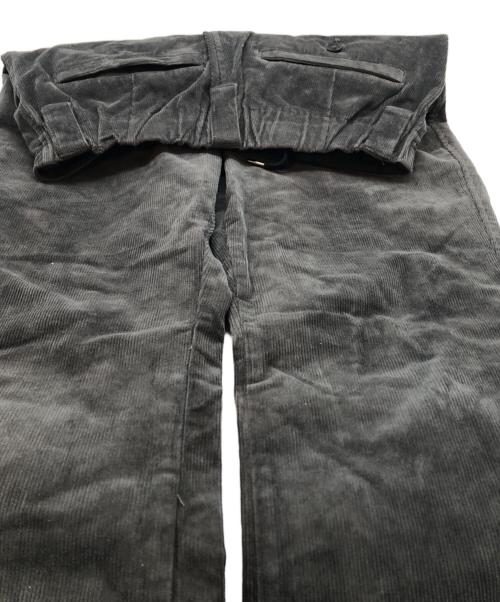 ISAMU KATAYAMA BACKLASH（イサムカタヤマ・バックラッシュ）ISAMU KATAYAMA BACKLASH (イサムカタヤマ・バックラッシュ) コーデュロイパンツ グレー サイズ:Mの古着・服飾アイテム