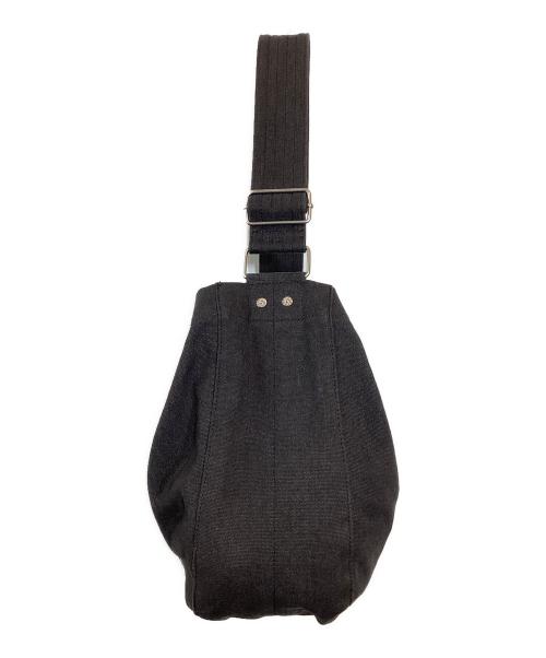 A.P.C.（アーペーセー）A.P.C. (アーペーセー) ベサス ジャーナル スモール ショルダーバッグ ブラックの古着・服飾アイテム