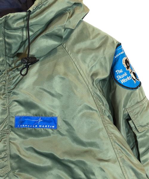Skunk Works（スカンクワークス）SKUNK WORKS (スカンクワークス) ロッキード スカンクワークス フィールドパーカー カーキ サイズ:Lの古着・服飾アイテム