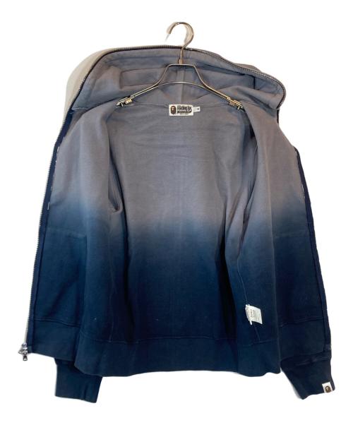 A BATHING APE（ア ベイシング エイプ）A BATHING APE (ア ベイシング エイプ) カレッジロゴグラデーションジップパーカー ネイビー×グレー サイズ:Mの古着・服飾アイテム