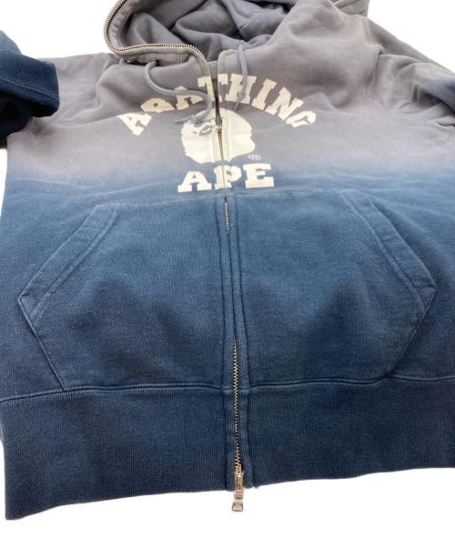 A BATHING APE（ア ベイシング エイプ）A BATHING APE (ア ベイシング エイプ) カレッジロゴグラデーションジップパーカー ネイビー×グレー サイズ:Mの古着・服飾アイテム