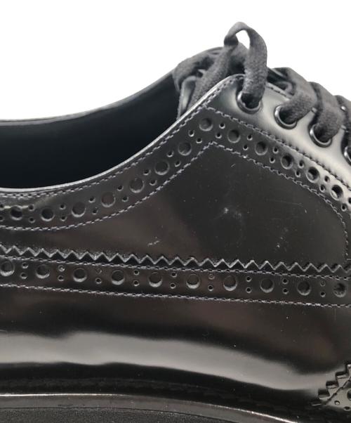 PRADA（プラダ）PRADA (プラダ) メダリオン ウィングチップ レザー ダービーシューズ ブラック サイズ:6 1/2の古着・服飾アイテム