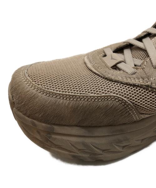 HOKAONEONE（ホカオネオネ）HOKAONEONE (ホカオネオネ) Engineered Garments (エンジニアドガーメンツ) U HOKA X EG BONDI L ベージュ サイズ:SIZE US 9の古着・服飾アイテム