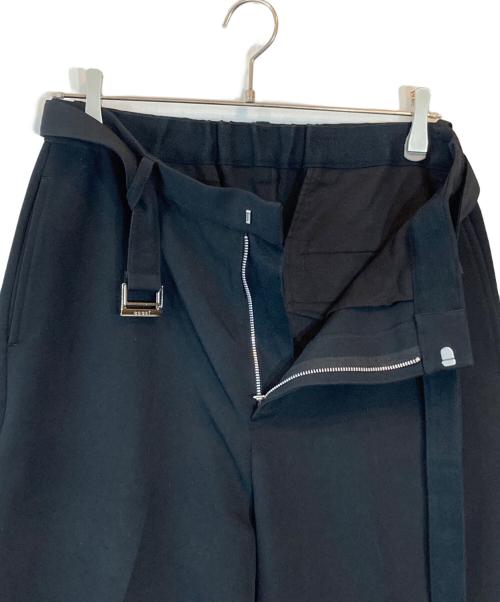 sacai（サカイ）sacai (サカイ) Matelasse Twill Pants ベルテッドパンツ　サカイ sacai ベルト付きセンタープレススラックスロングパンツ ブラック サイズ:SIZE 2の古着・服飾アイテム