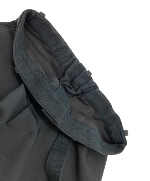 sacai（サカイ）sacai (サカイ) Matelasse Twill Pants ベルテッドパンツ　サカイ sacai ベルト付きセンタープレススラックスロングパンツ ブラック サイズ:SIZE 2の古着・服飾アイテム