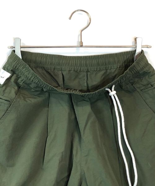 迷迭香（マンネンロウ）迷迭香 (マンネンロウ) NYLON HARVEST TRAINER カーキ サイズ:SIZE Lの古着・服飾アイテム