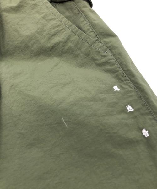 迷迭香（マンネンロウ）迷迭香 (マンネンロウ) NYLON HARVEST TRAINER カーキ サイズ:SIZE Lの古着・服飾アイテム