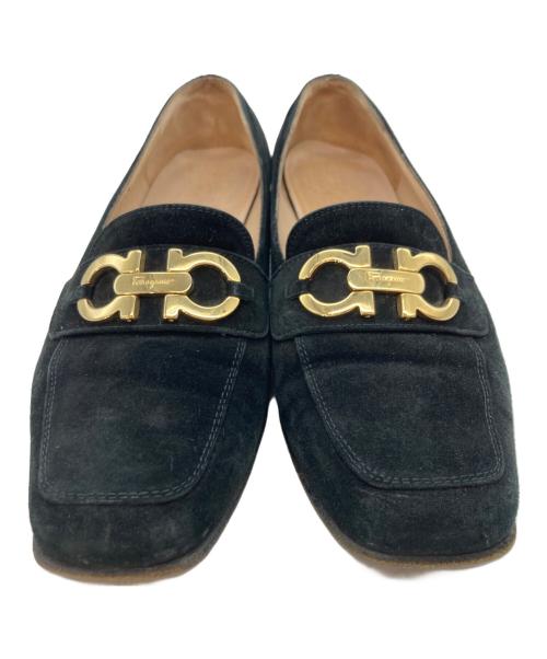 Salvatore Ferragamo（サルヴァトーレ フェラガモ）Salvatore Ferragamo (サルヴァトーレ フェラガモ) スウェードガンチーニパンプス ブラック サイズ:SIZE 37の古着・服飾アイテム