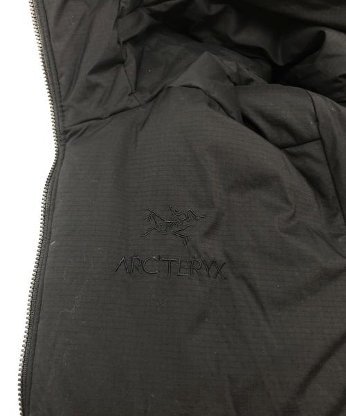 ARC'TERYX（アークテリクス）ARC'TERYX (アークテリクス) atom AR HOODY L men's ブラック サイズ:S 未使用品の古着・服飾アイテム
