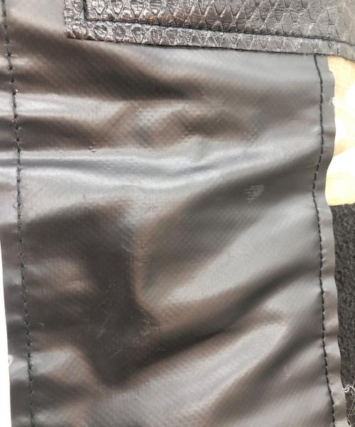 COMME des GARCONS HOMME PLUS（コムデギャルソンオムプリュス）COMME des GARCONS HOMME PLUS (コムデギャルソンオムプリュス) レザーパッチカモフラパンツ カーキ×ブラック サイズ:Sの古着・服飾アイテム