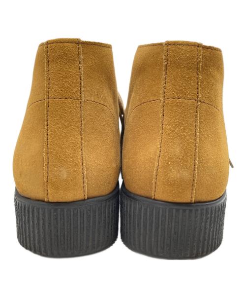 A.P.C.（アーペーセー）A.P.C. (アーペーセー) スウェード チャッカブーツ ベージュ サイズ:SIZE 44の古着・服飾アイテム